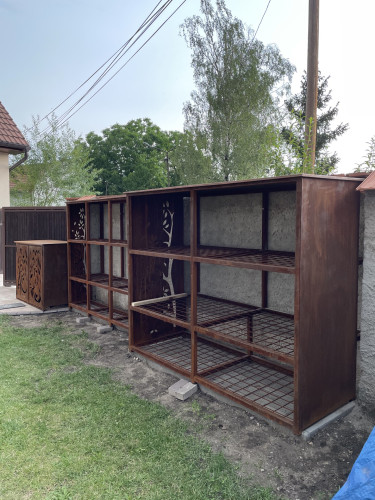 Ocelový zásobník na dřevo