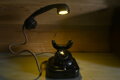 Designová lampička z historického telefonu