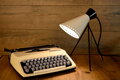 Psací stroj Consul + lampička Napako 1618