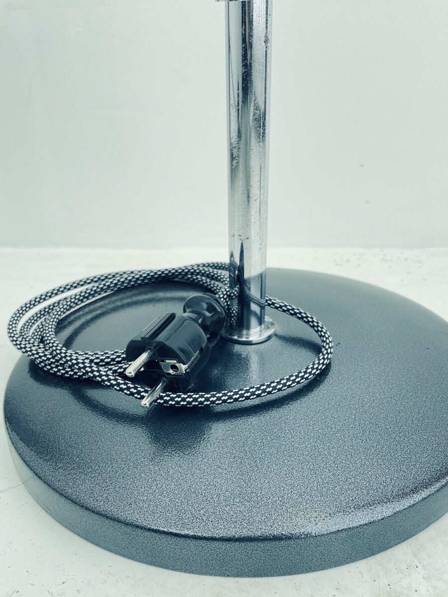 Oprava stojací lampy po vyleštění