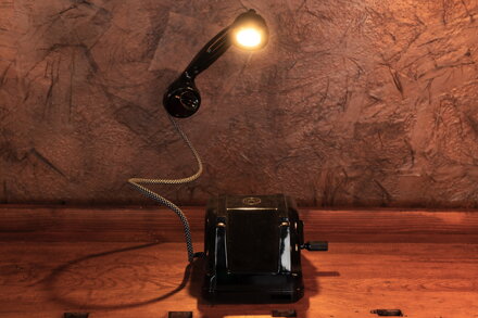 Telefon - designová stolní lampička