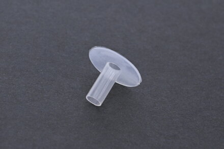 Uzemňovací plastová průchodka pro objímku E27