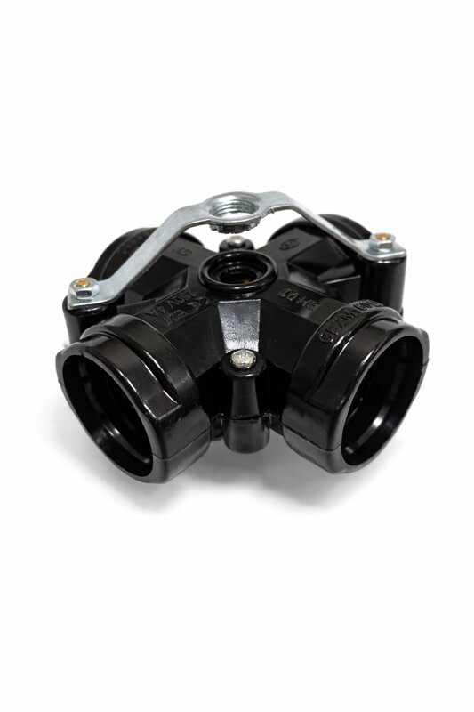 Čtyřcestná objímka E27 s montážním držákem