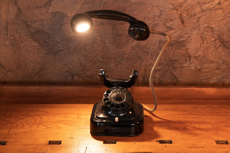 Designová lampička - Telefon