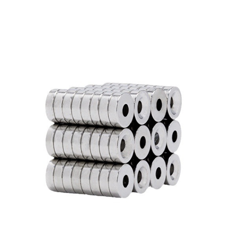 Neodymový magnet s otvorem Ø 8 × 3 mm