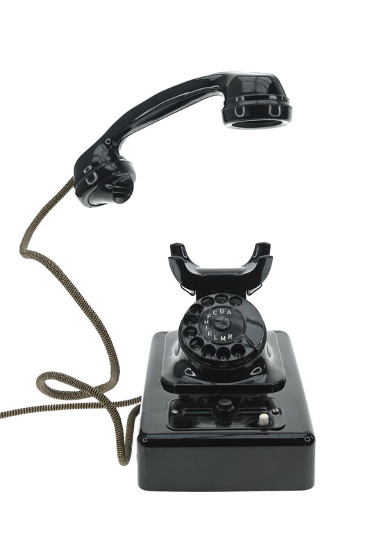 Designová lampička z historického telefonu