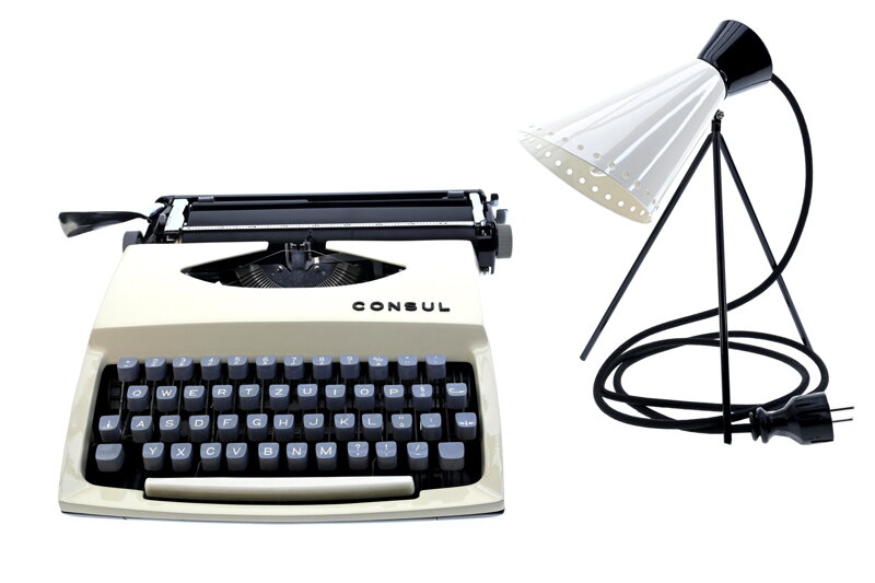 Psací stroj Consul + lampička Napako 1618
