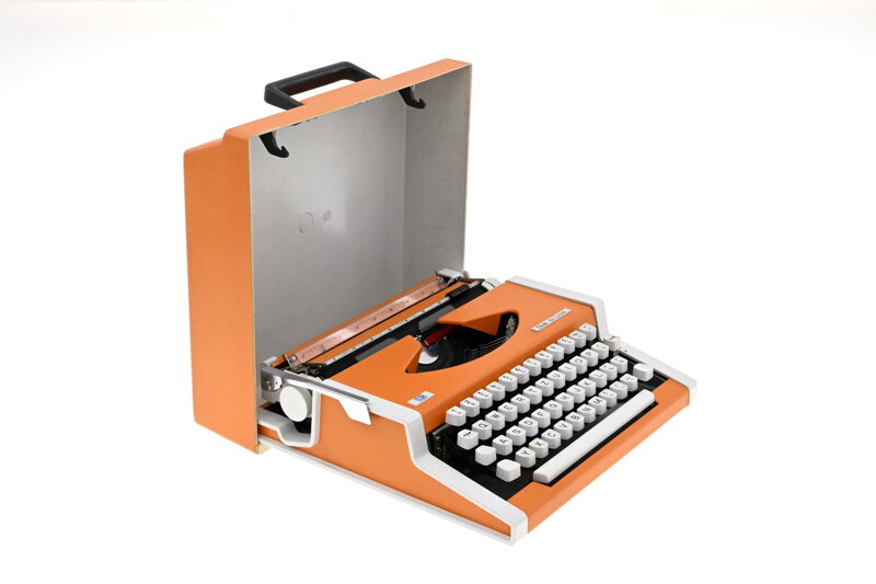Kufříkový psací stroj UNIS TBM de Luxe