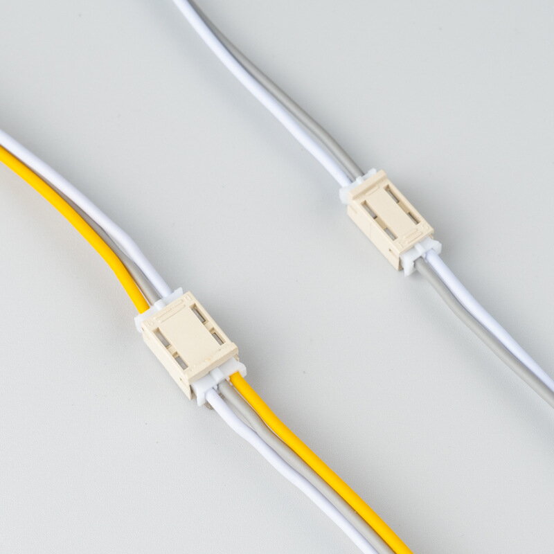 Propojovací konektor pro dvoubarevné LED