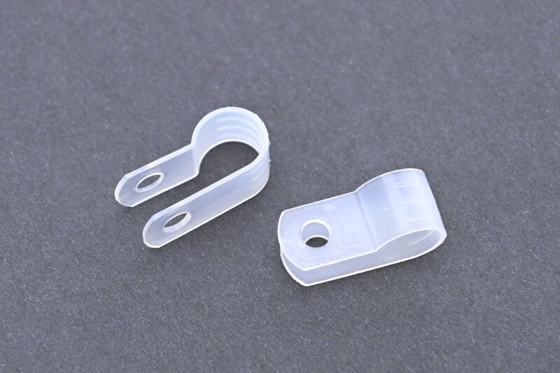 Plastová úchytka kabelu Ø 8,4 mm